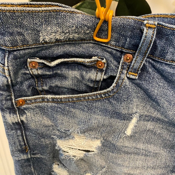 GAP Distressed Cutoff Shorts 32 3” Short - Picture 7 of 16